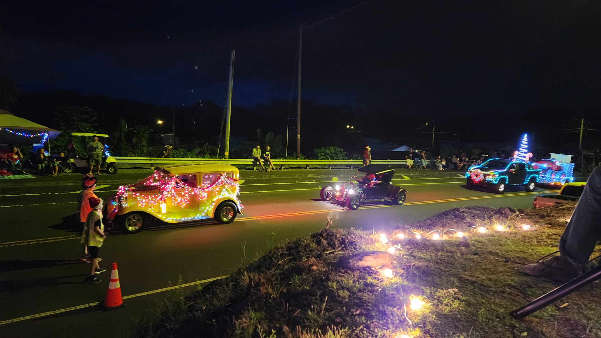 2022 Keaau Lighted Christmas Parade HCC Hawaii Classic Cruizers, Inc.